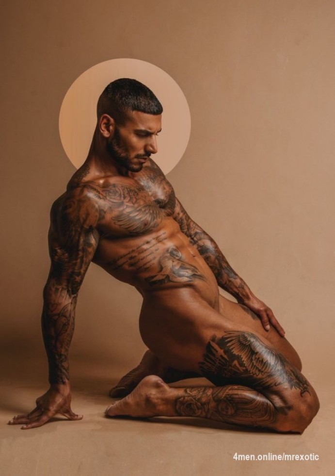 Welcome to the Mr Exotic Fan Club site.
Check out Mr Exotic's Tattoos and big size.
#black #bigsize #tattoo #sixpack #bi #bisexuell #mrexotic
Links to the full content of our stars in the bio. Send DM for promotion or deletion.